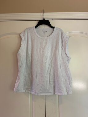 Time and Tru White Cap Sleeve Round Neck Tank